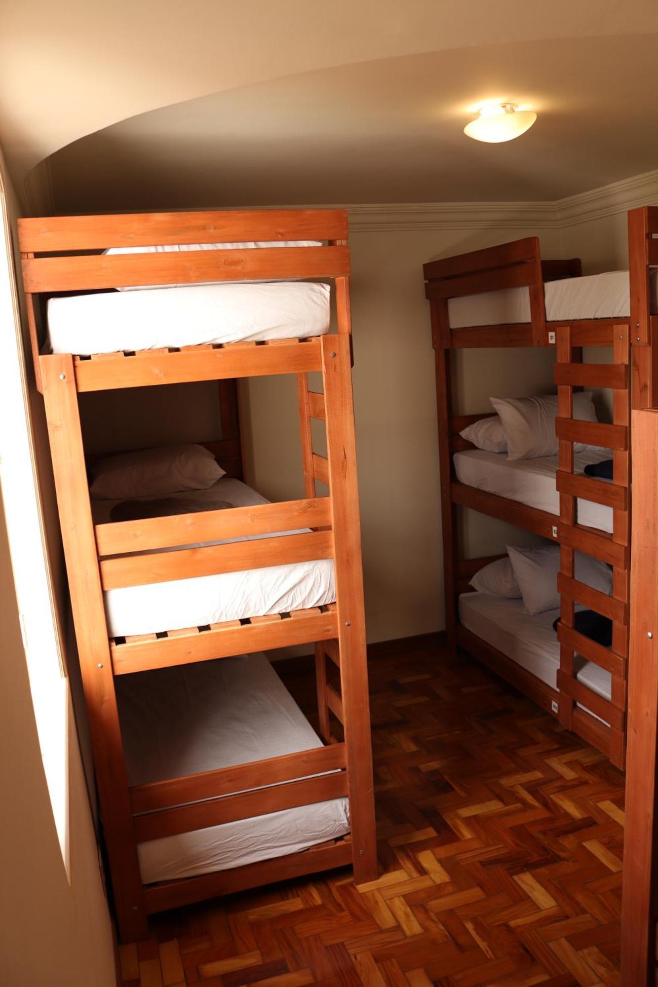 Nuhh Hostal *